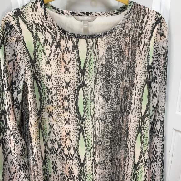 Banana Republic Snake Print Top - Picture 9 of 16